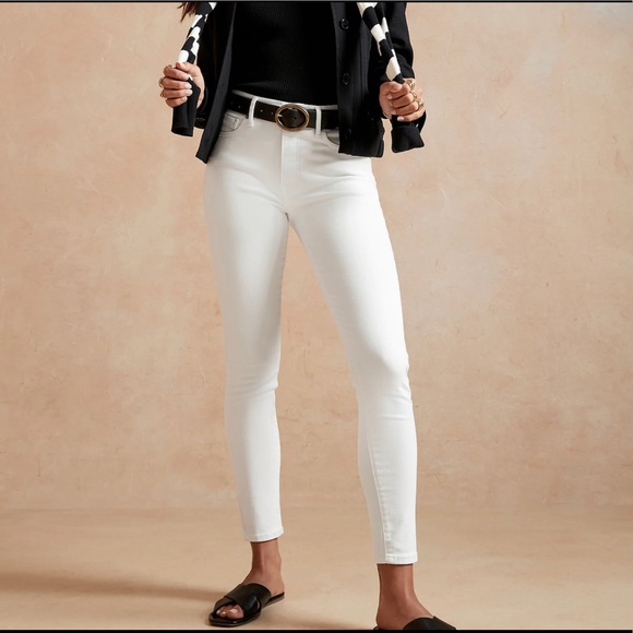 Banana Republic Factory White Distressed NWT Legging Skinny Jean - Women’s 27/4